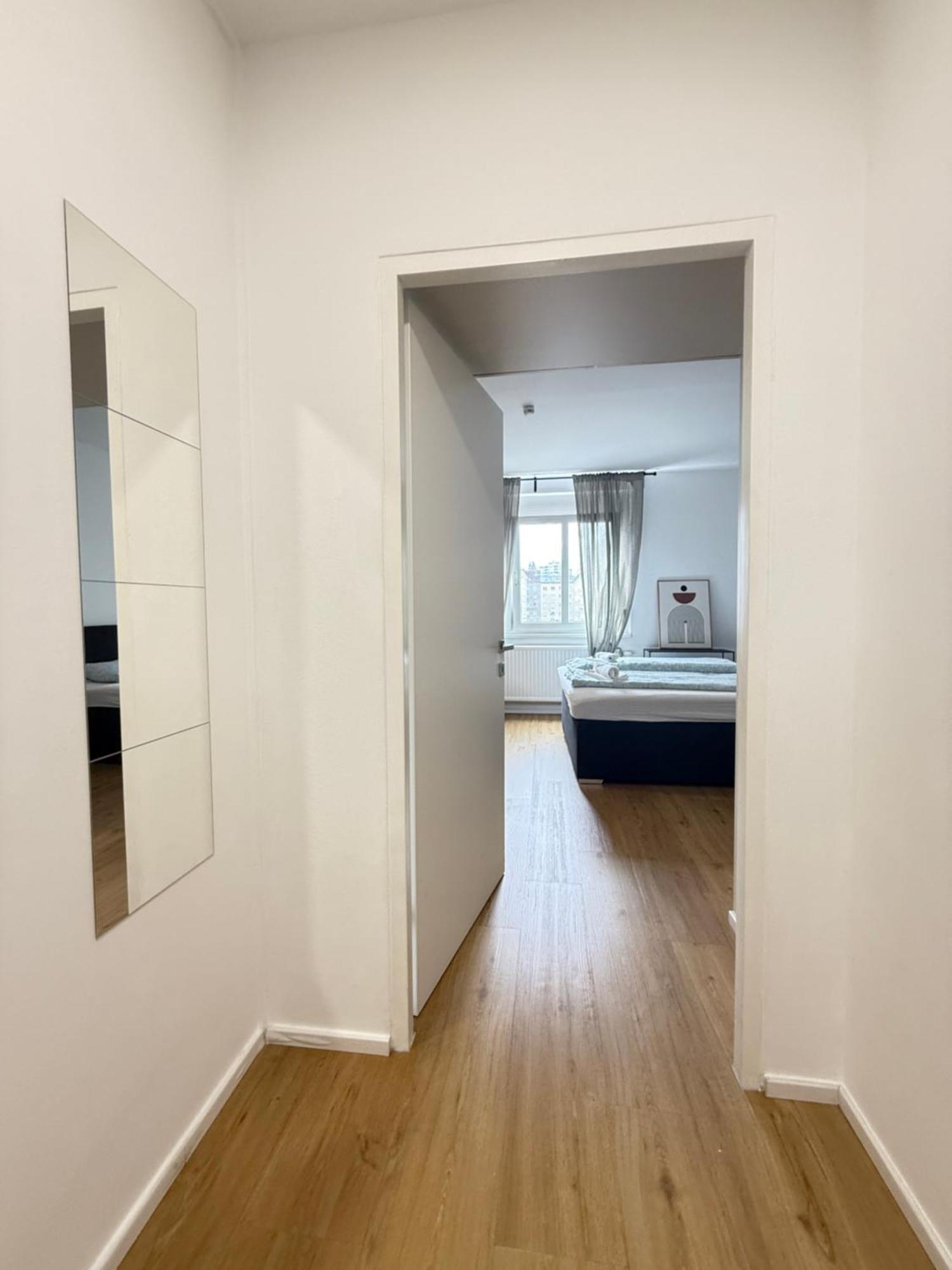 Urban Apartment *
